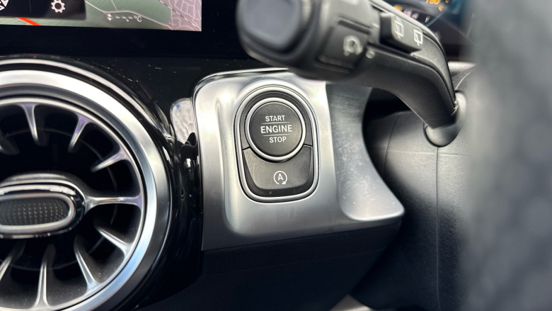 Mercedes-Benz GLB 200 AMG Line Premium 5dr 7G-Tronic Petrol Estate